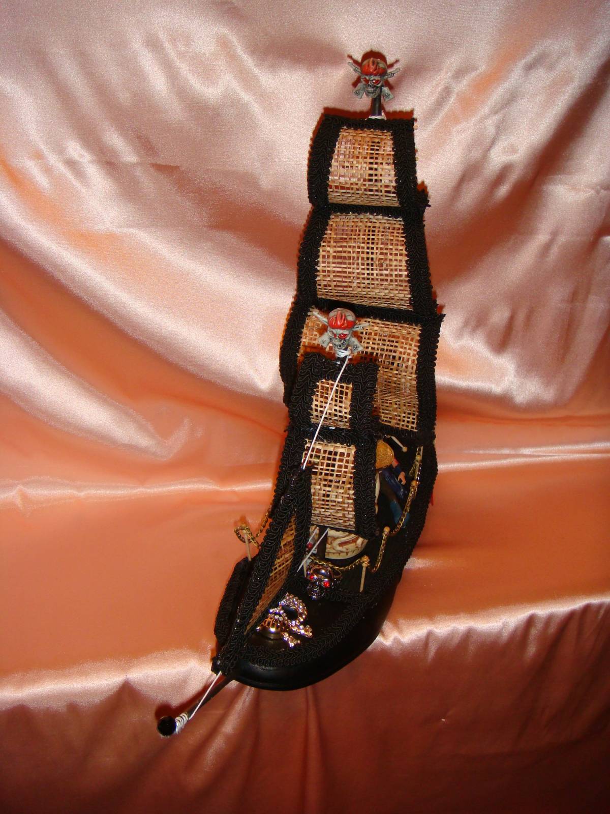 ПИРАТСКИЙ КОРАБЛЬ